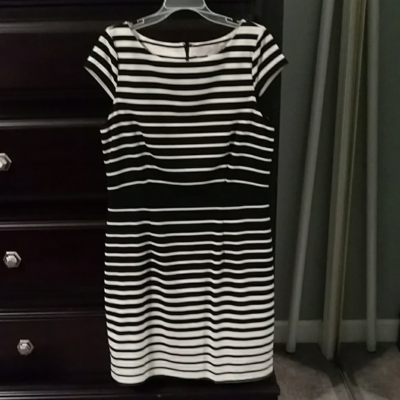LOFT Dresses & Skirts - Loft black and cream striped dress